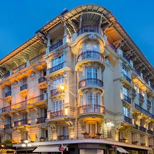 4* מלון Western Massena
